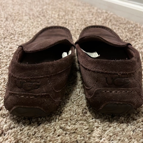 UGG slip-on suede loafers, size 8 - Picture 7 of 10